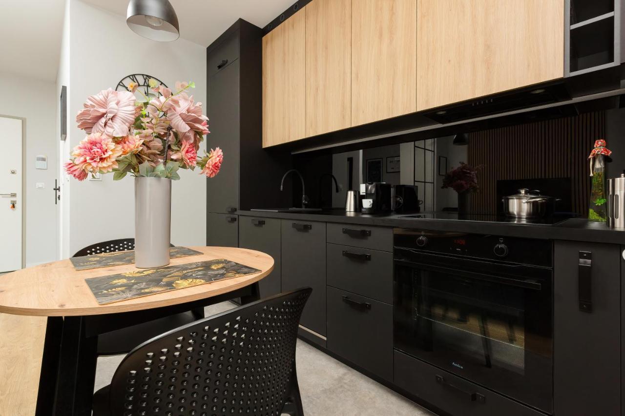 Moduo Gardens Apartment By Renters Prestige ワルシャワ エクステリア 写真